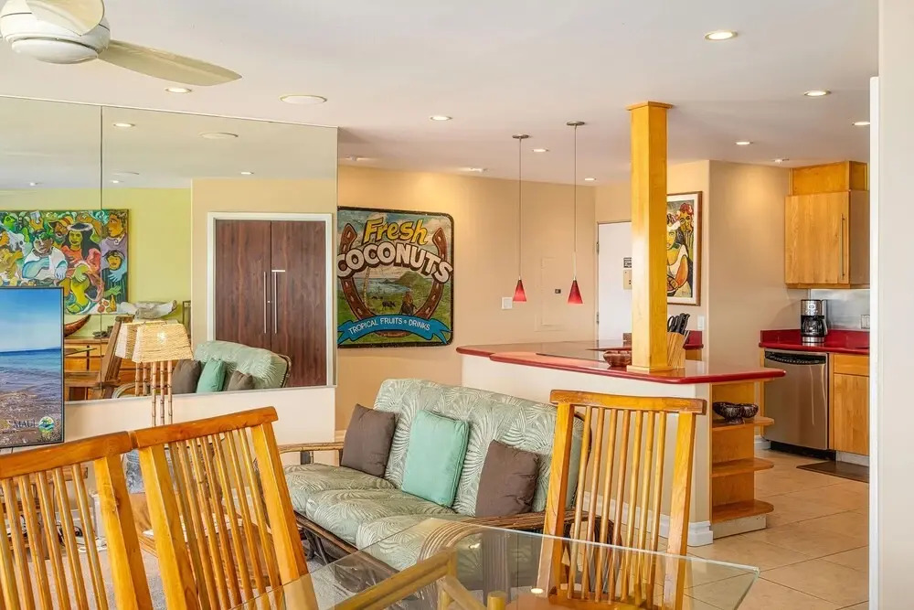 Oceanfront Hale Hui Kai 313 Large Lanai, AC, Incredible Views on Keawakapu Beach