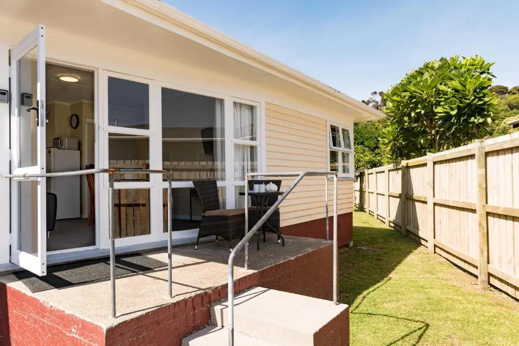Waitangi Beach Bach 30B