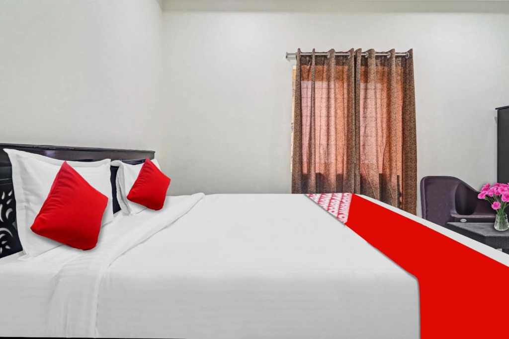 OYO Flagship 70323 Ayyappa Residency