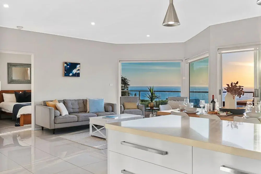 Clifftop Family Retreat With Views Pool