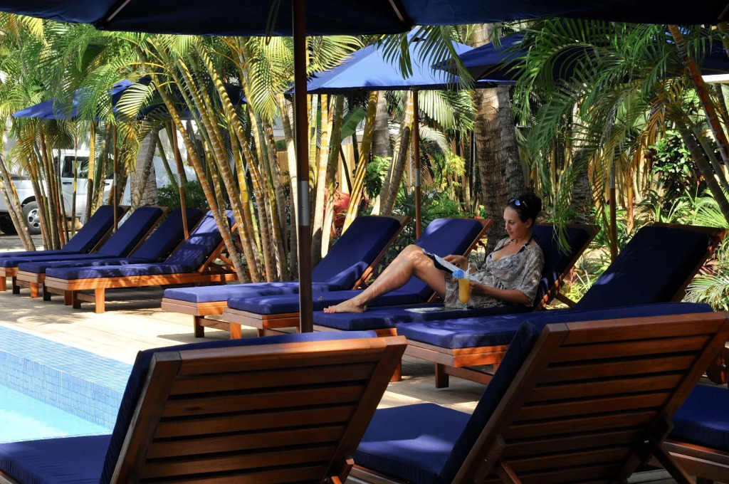 Oasis Palms Hotel