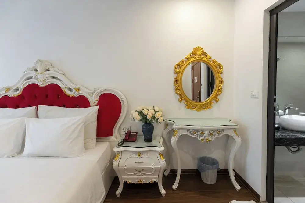 Royal Hotel Thanh Trì