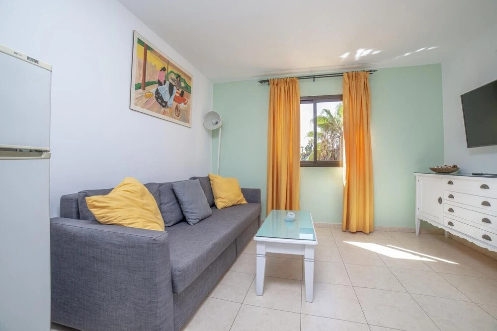 Oasis Royal  14  pool view apartment
