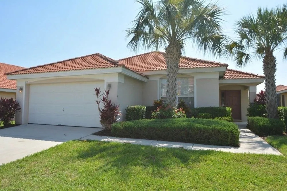 136CAR The Oasis 4 Br home by RedAwning