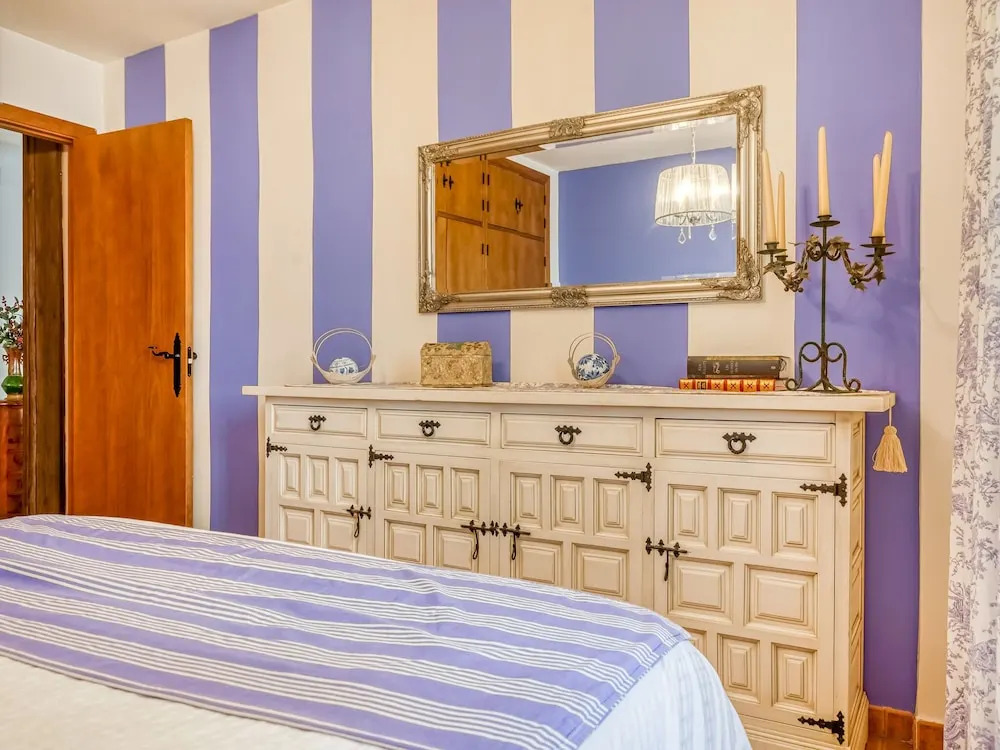 Beautiful Holiday Home in Benamahoma With Fireplace