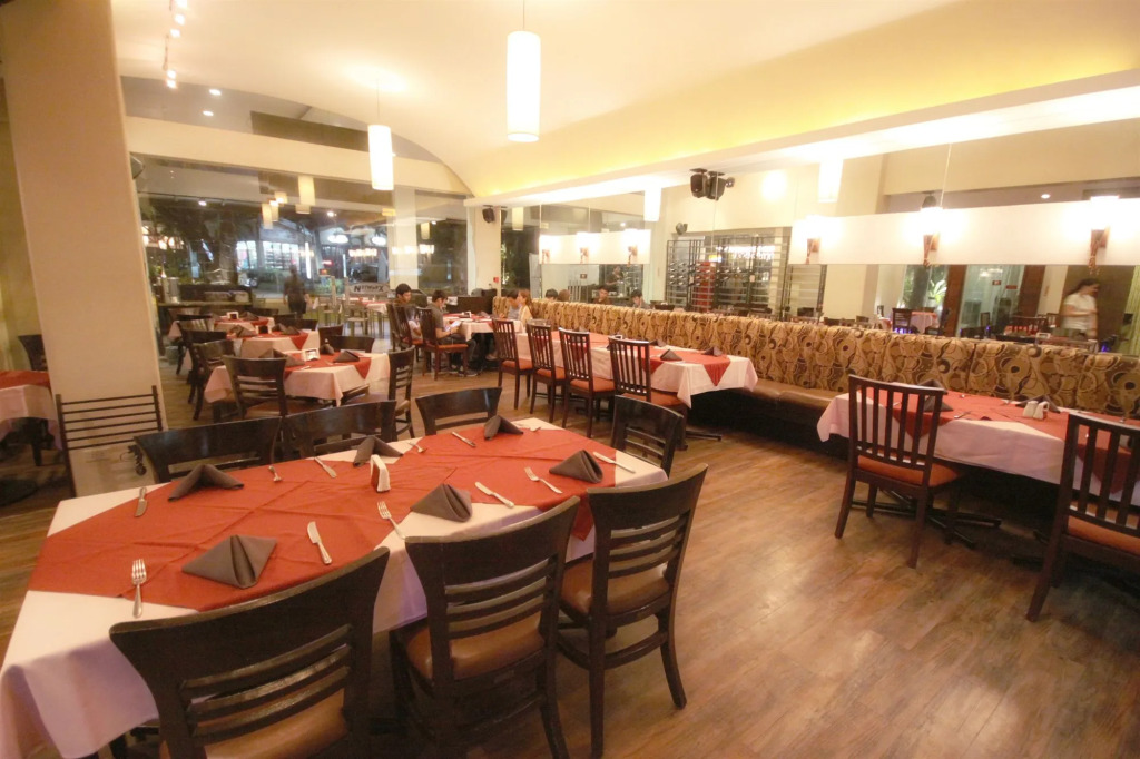Court Meridian Hotel & Suites
