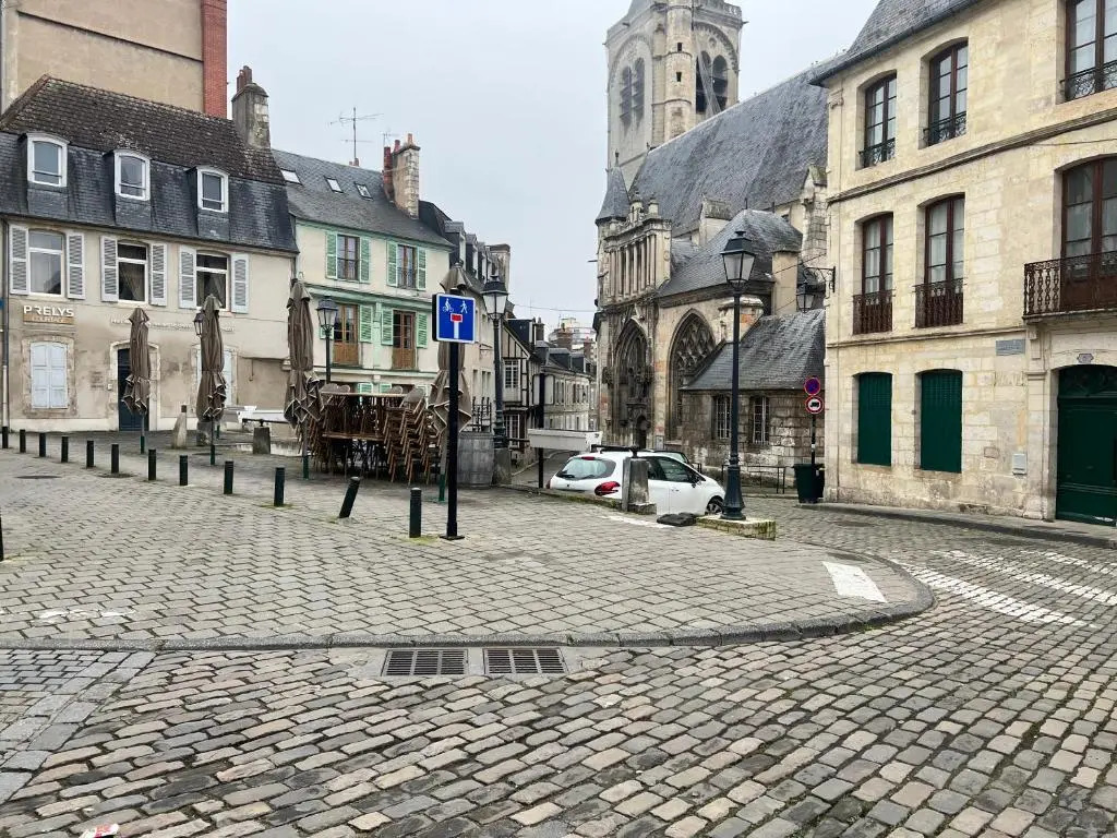 Petit F2 fonctionnel plein centre et proche gare