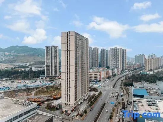 Platinum Hotel (Eight kilometer Light Rail Station Branch)