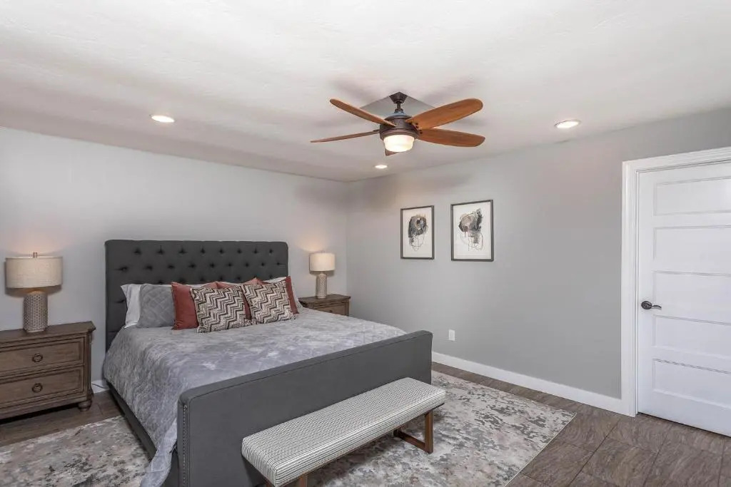 NEW - Havasunny Stay - Sleeps 16, Pool, Spa, Game Room, Fire Pit, Sunsets, Near Lake