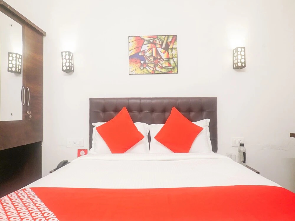 OYO 13304 Divine Destination