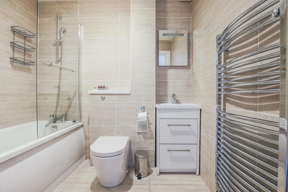 New Cross Apartment by Emerald