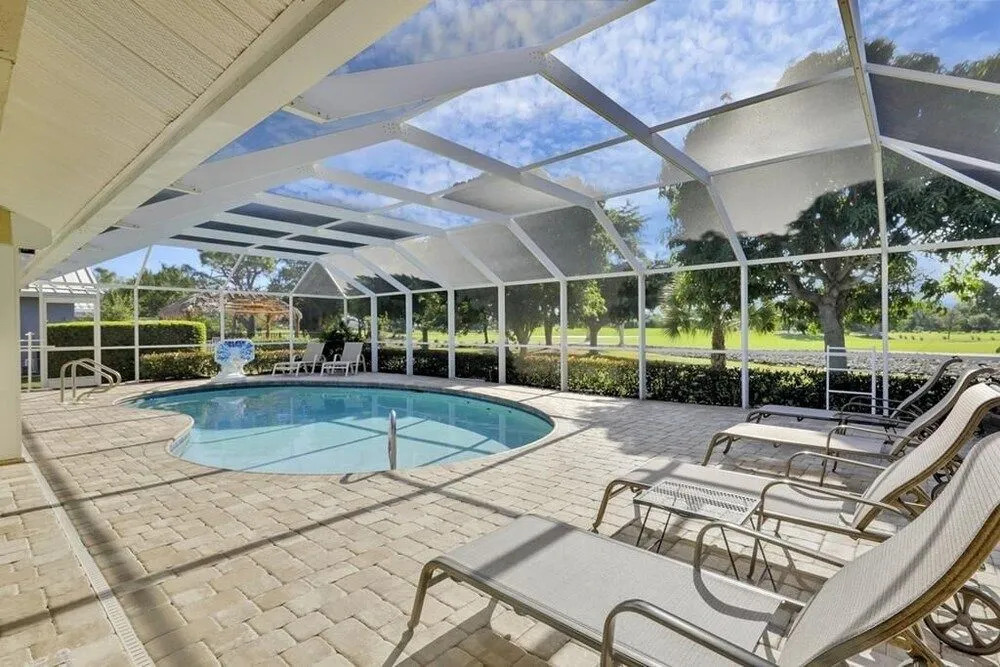 Nassau Home #63930 4 Bedrooms 3 Bathrooms Home