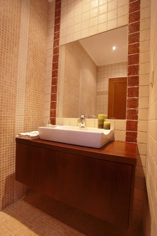 Outstanding Villa Very Well Located Near The Beach