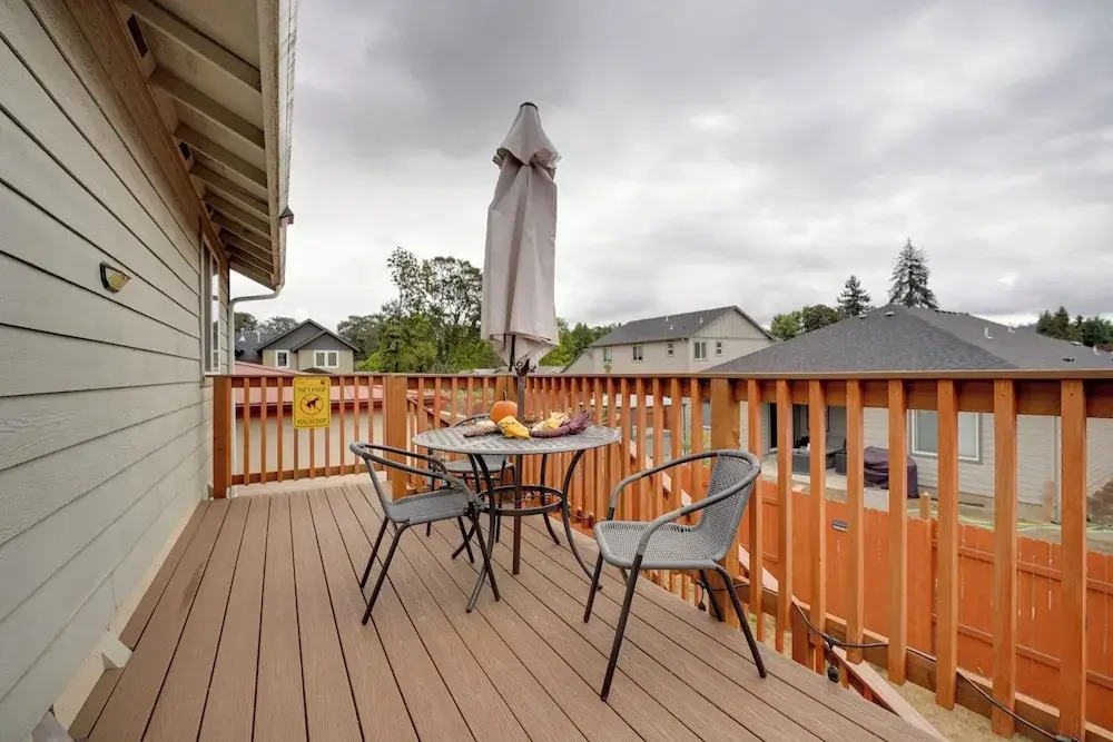 4 Mi to UO! Convenient Springfield Apt w/ Deck