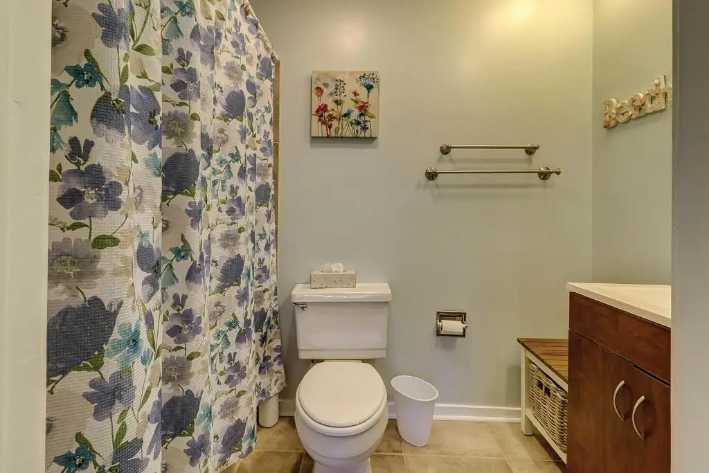 28 Springwood 2 BR Condo Forest Beach