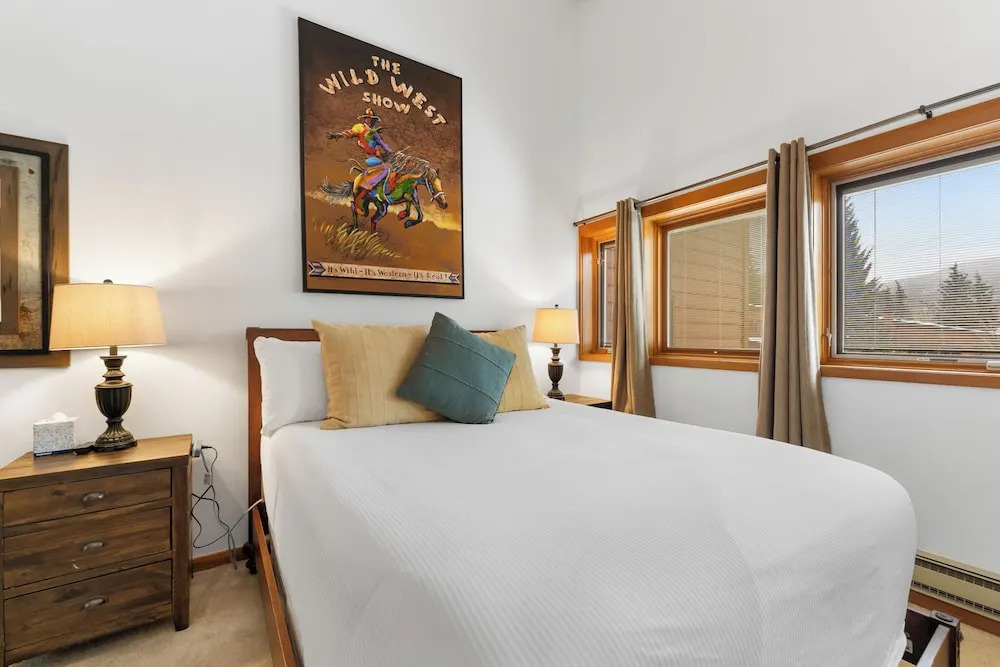 Tennis Townhome #1327 : 2, 225