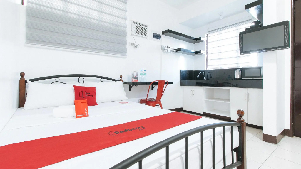 RedDoorz at VCloud Hills near De La Salle Dasmarinas Cavite