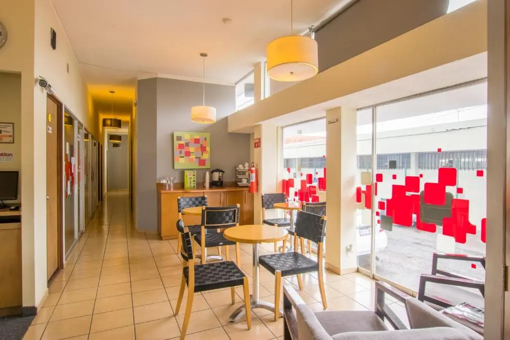 Hotel Mateos 1215