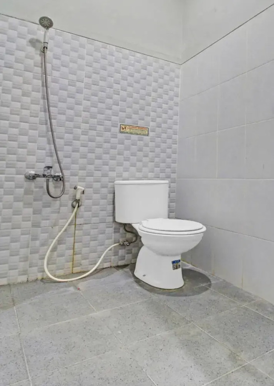 Super OYO 90767 Gm Guest House