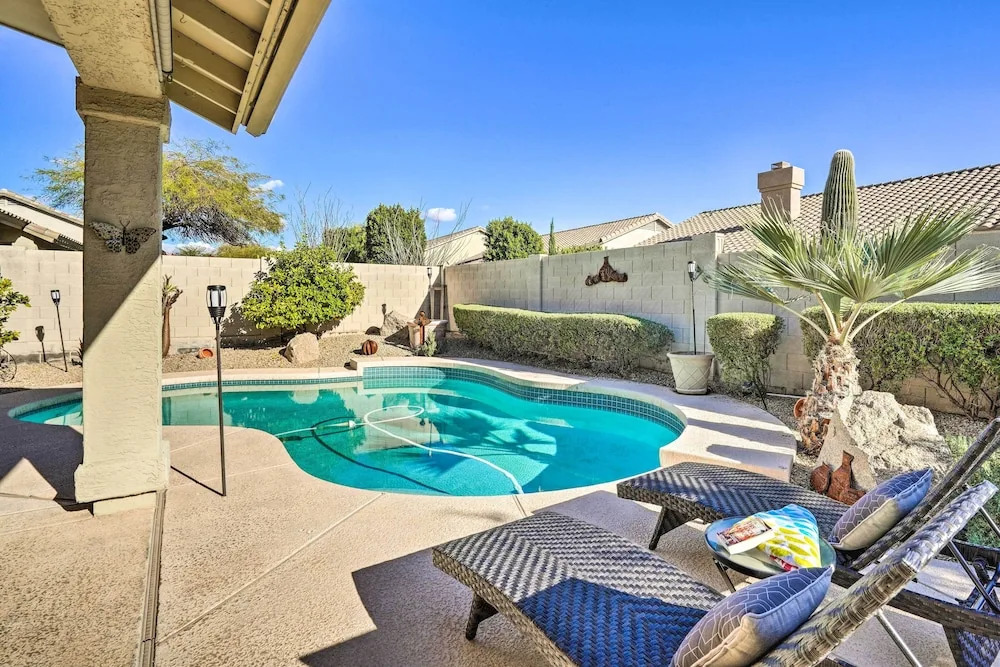 Pool, BBQ & Fire Pit: Family Home in Cave Creek