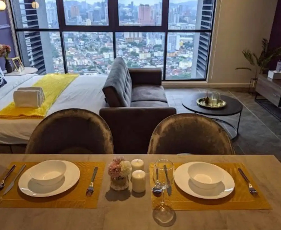 Scarletz Suites KLCC by KLIQ