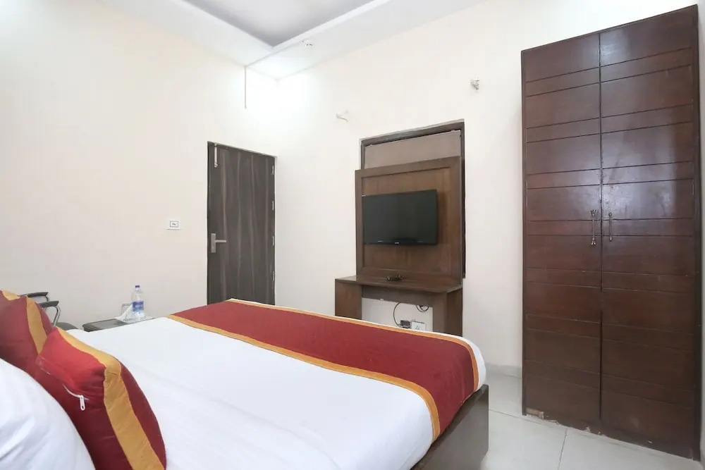 OYO 10386 Hotel Jimmy