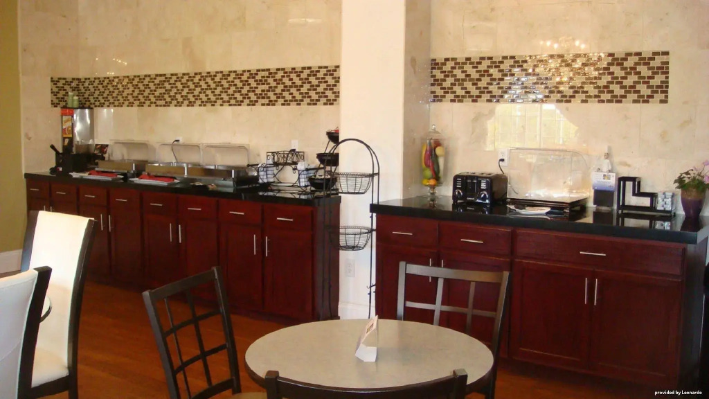 Best Western Roanoke Inn & Suites