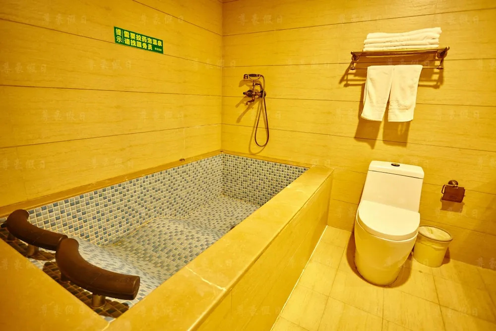 Dalian Zunhao Holiday Hotel