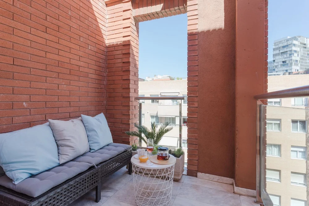 Unique Rentals - Stylish Seafront Duplex
