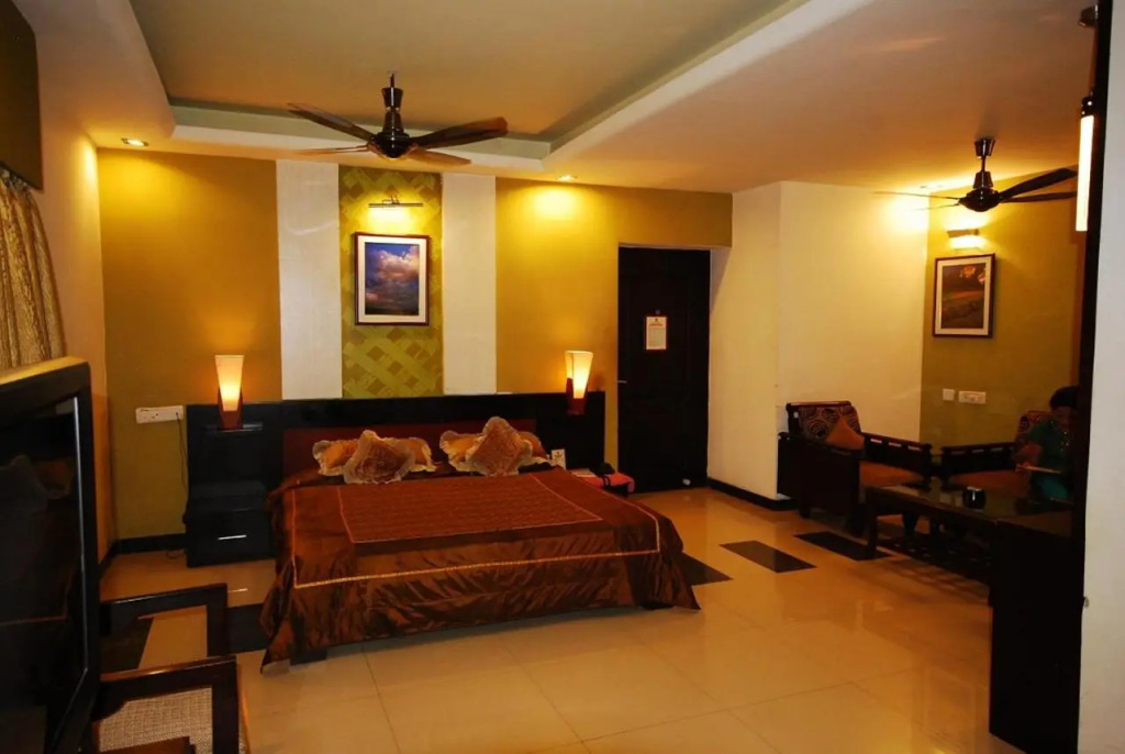 Hotel Pushpak