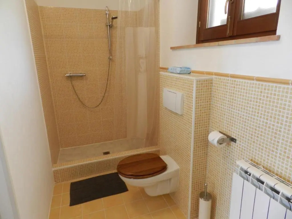 Rosa nel Pozzo Apartments and B&B