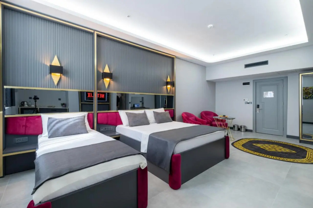 216 Prestige Hotel