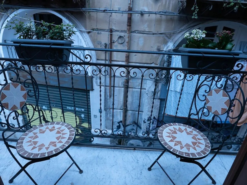 San Francesco Rooms and Apartment with Terrace in Palermo Locazione Turistica