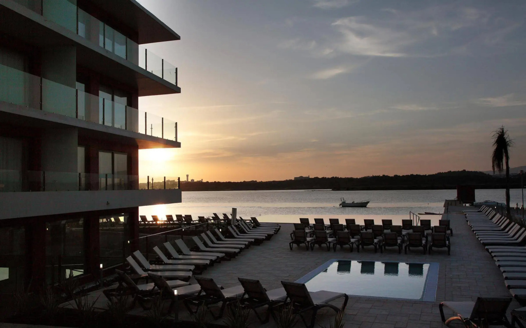 Agua Hotels Riverside