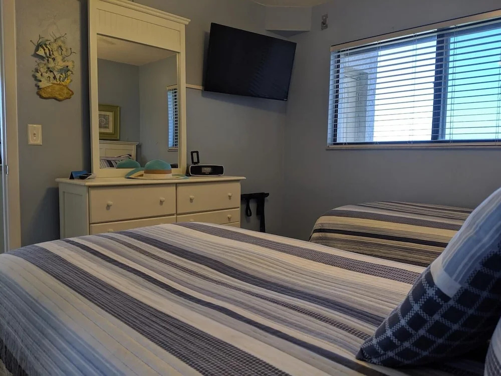 Carlos Pointe 535 2 Bedroom Condo