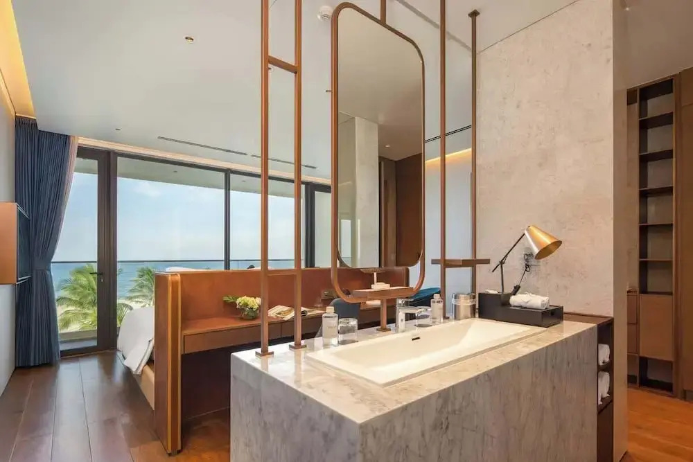 Family Paradise: Where Memories Bloom by the Sea