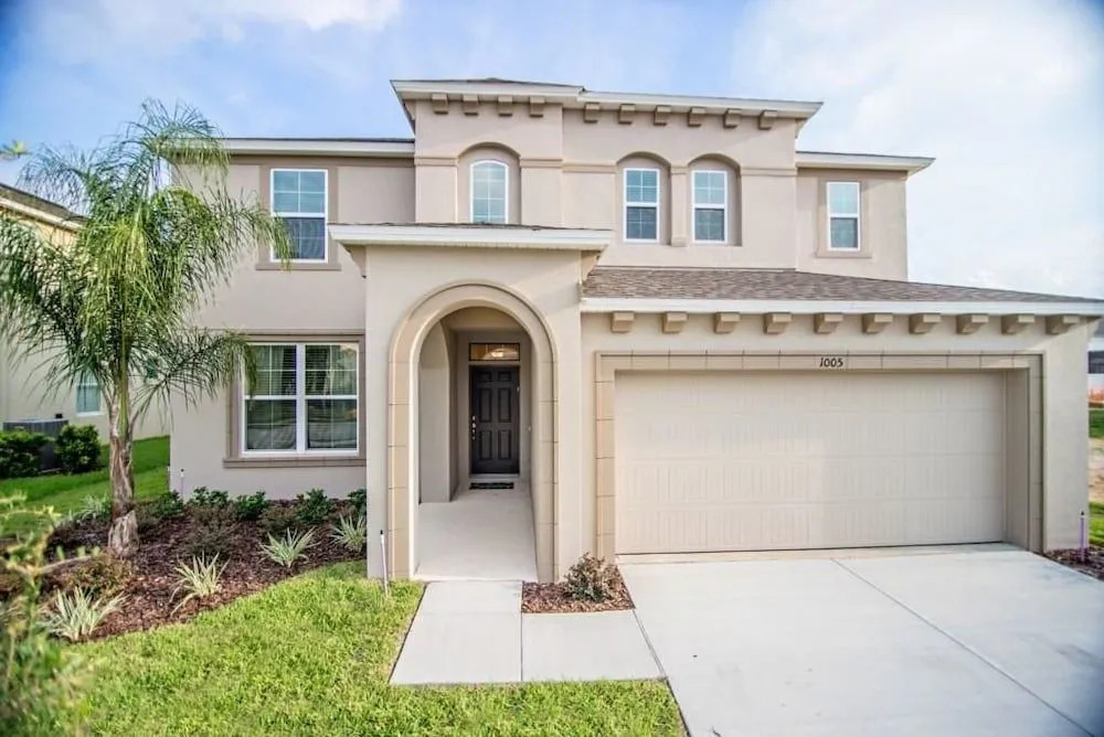 1005 The Shires House 7 Bedroom by Florida Star