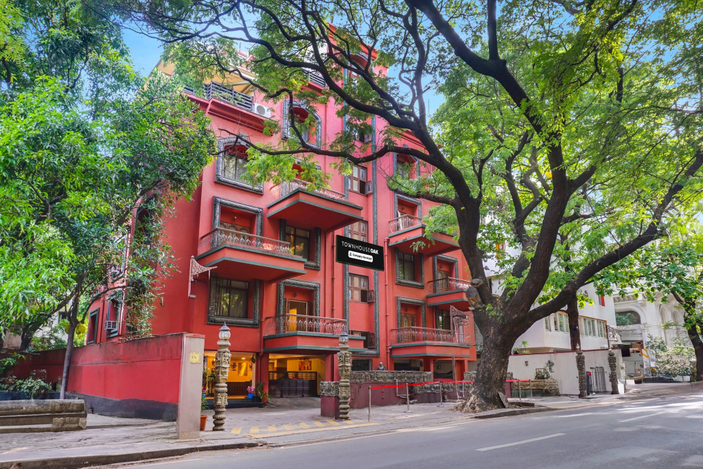 Super Townhouse Oak Prabhat Road