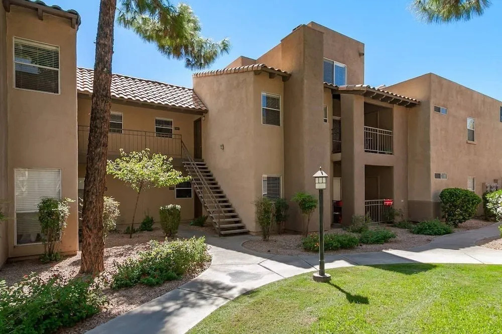 Gorgeous North Scottsdale 2 Bdrm Condo