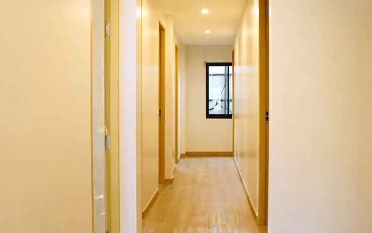 YAKTHAI POSHTEL