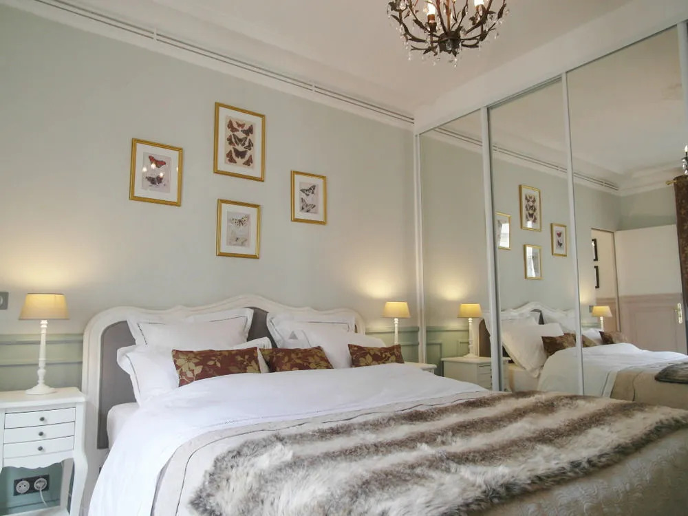 Louvre Elegant ChicSuites