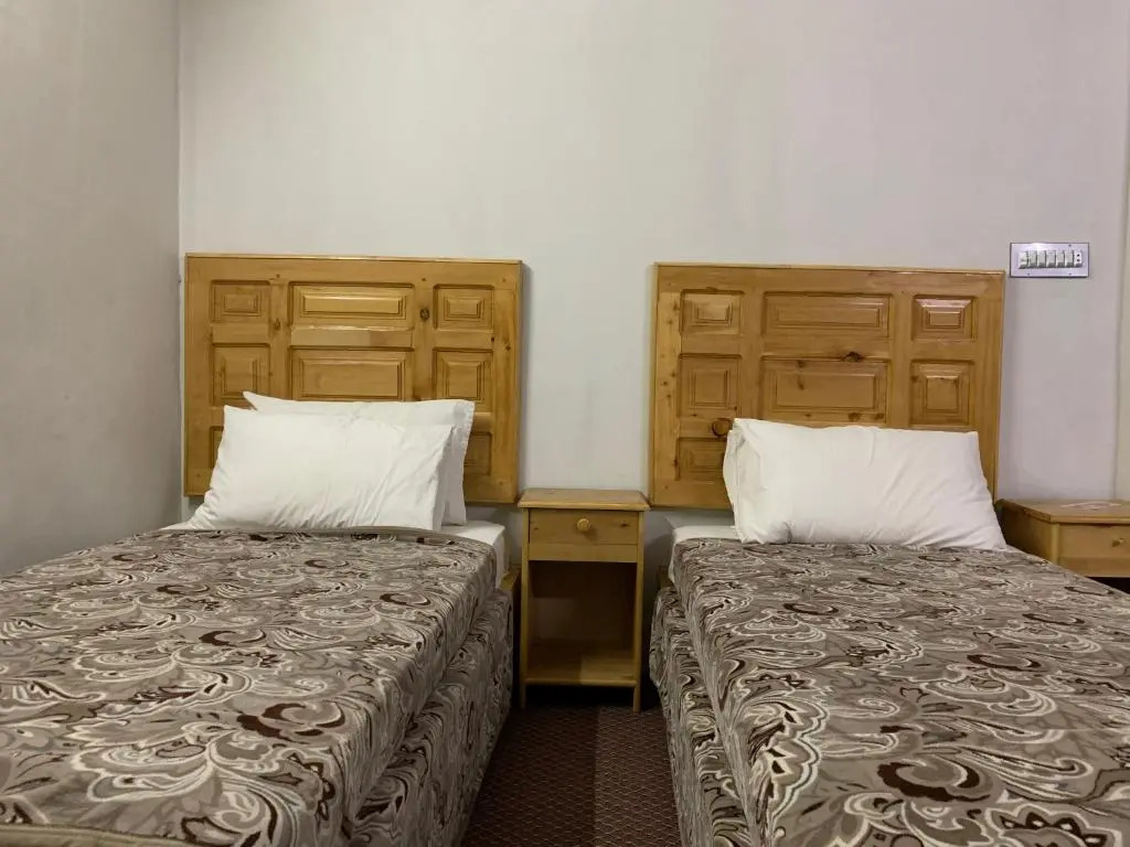 Naveed Tourist Inn