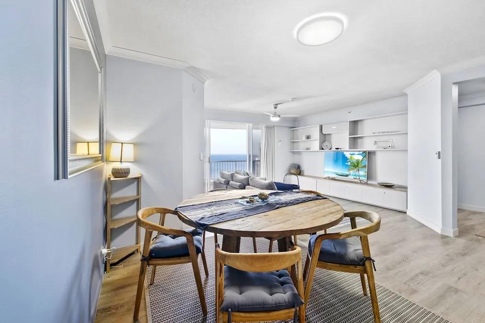 Beachfront Luxury 3 Bedroom Apartment
