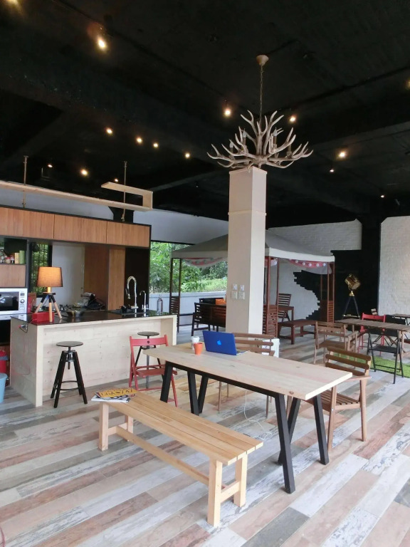 perBed Hostel-Sun Moon Lake Station