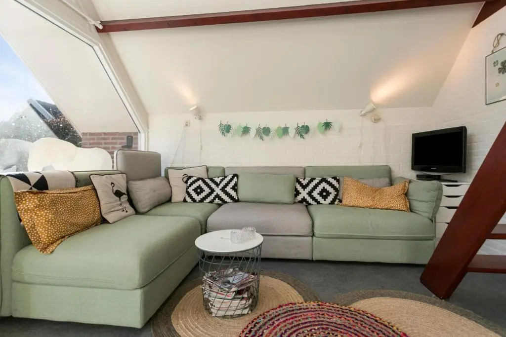 Bungalow Jonkerstee 81 - Ouddorp near the beach with big garden - not for companies