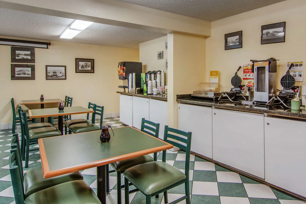 Quality Inn & Suites Medford Airport