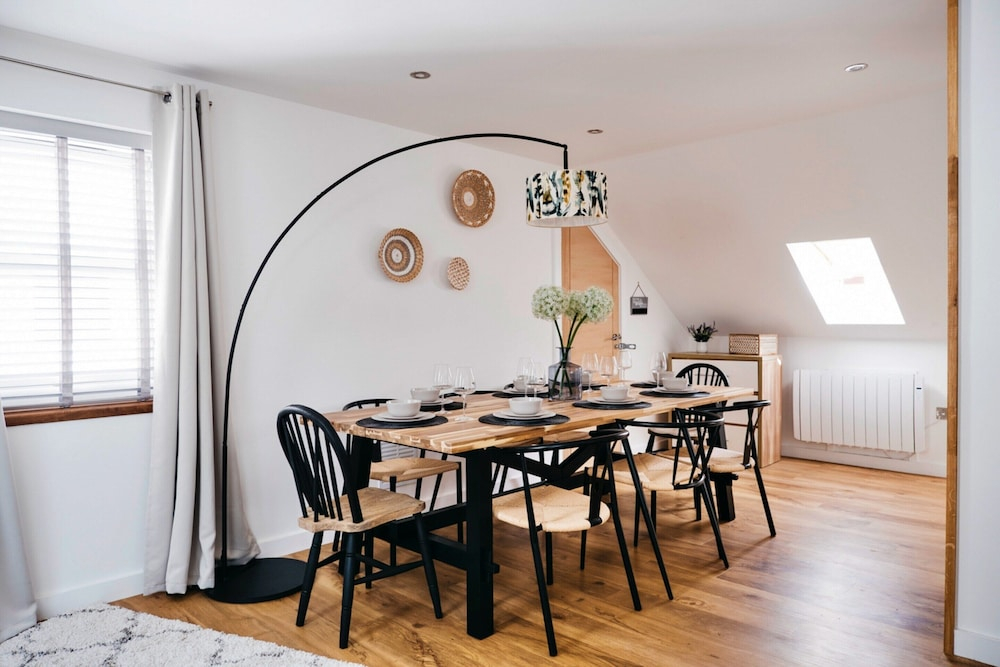 Stylish Apartment Near Newquay Beach, No Deposit