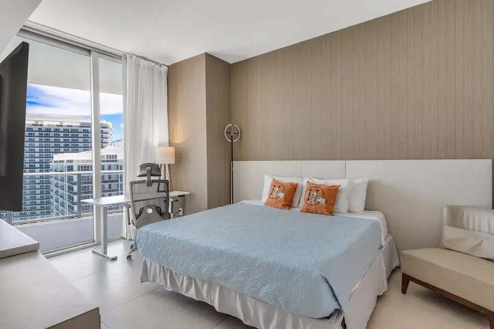 Luxury Penthouse! 4 BDR With Resort Amenities