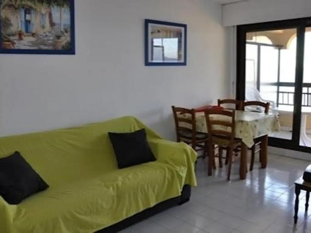 Appartement 2P, 4 Couchages, Terrasse et Salon de Jardin à 200m de la Plage, Fréjus - FR-1-226A-22