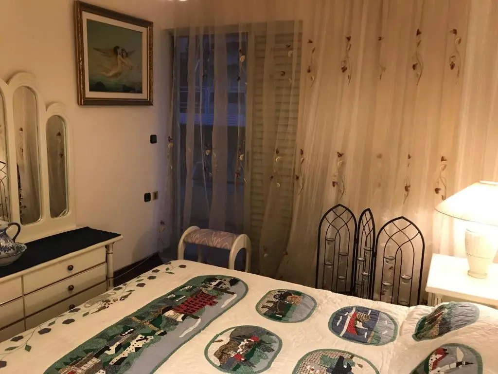 Luxury apartment close to city center, university and children's hospital